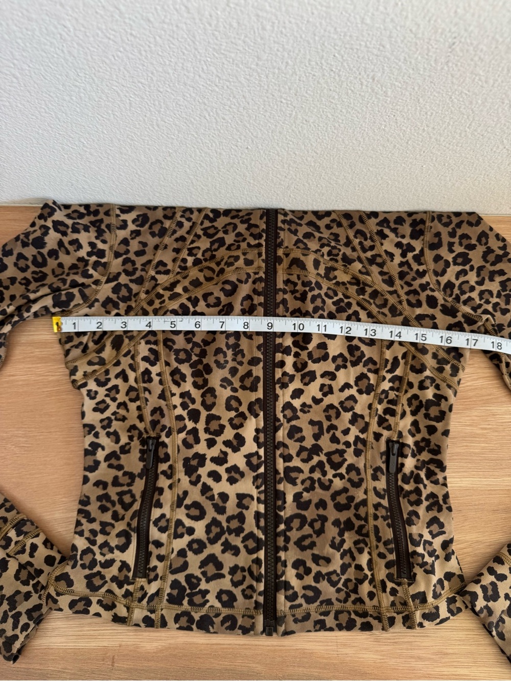 RARE Lululemon Define Cropped Jacket Nulu Leopard 🐆 - Picture 9 of 10